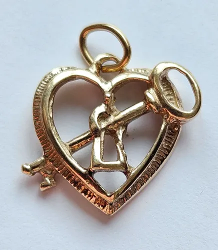 Gold "Key To My Heart" Pendant