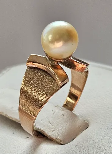 Gold Pearl Ring