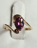 Gold Garnet Ring 10kt